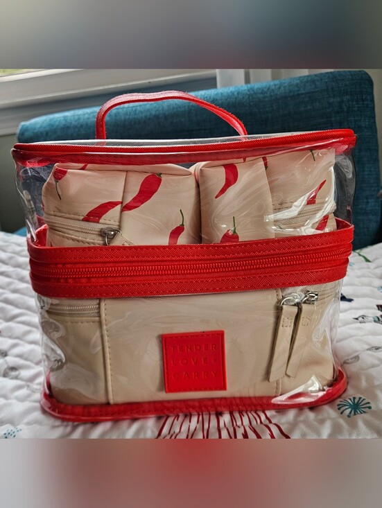 Tender Love + Carry Handbags - Tender Lover Carry Red & Cream Cosmetic Travel Bag Set